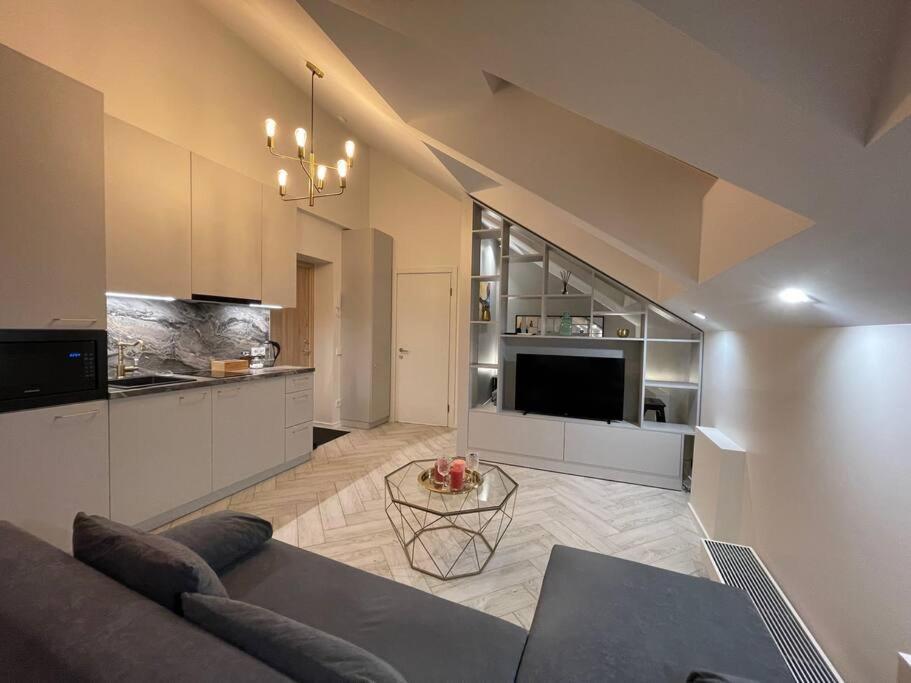E.M. Studio In City Center Каунас Екстериор снимка